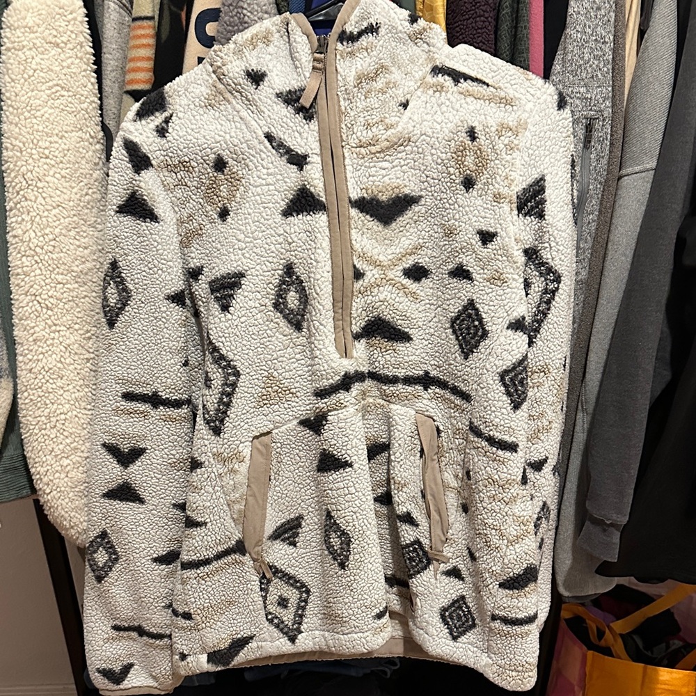 The North Face Women's Sweater - Black and Cream Pattern